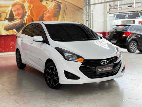HYUNDAI HB20S 1.6 COMFORT PLUS 16V FLEX 4P AUTOMÁTICO